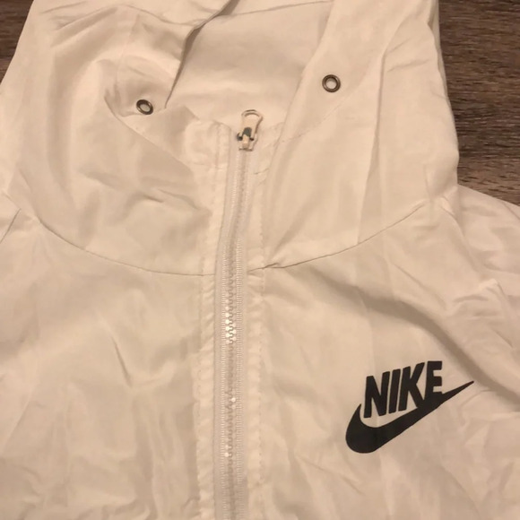 Nike Windbreaker - Picture 5 of 7